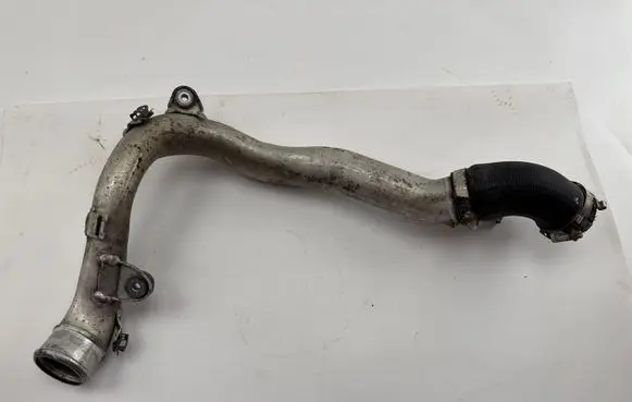 Volkswagen PASSAT B7 Intercooler hose/pipe 1T0145840