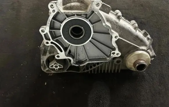 BMW X6 E71 Gearbox transfer box case 7599898 7382367