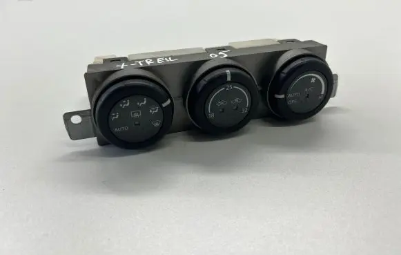 Nissan X-Trail T30 Climate control unit 27500EQ410 C4Y12 A0200018A04002