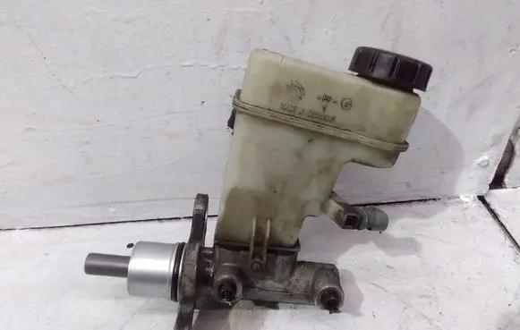 Opel Vectra C Master brake cylinder 320670693