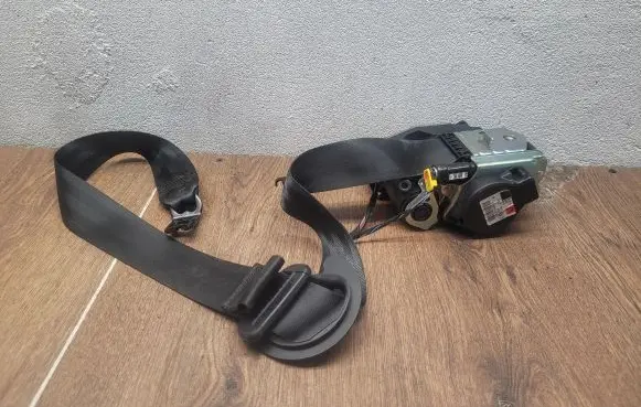 Volkswagen PASSAT B8 Front seatbelt 3G2857705E