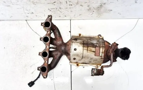 Hyundai Accent Exhaust manifold