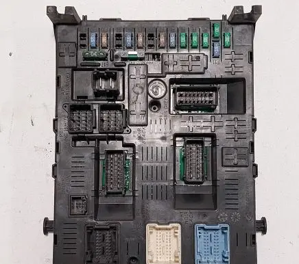 Citroen C4 Grand Picasso Fuse module 28119248 281201930C 28120836