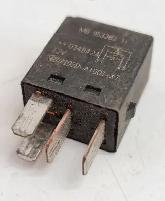 Volvo S40, V40 Other relay A1001X7 034842A 953382