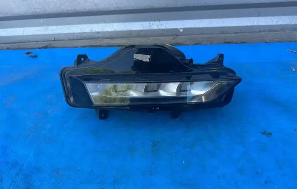 Skoda Octavia Mk4 Front fog light 5E3941699 8119341