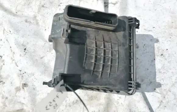Hyundai Sonata Air filter box 281103Q100 28110-3Q100