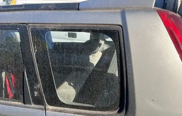 Nissan X-Trail T30 Rear side window 