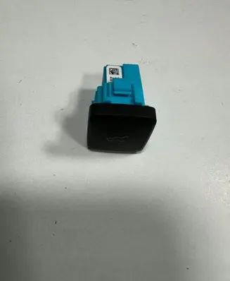 Ford Kuga III Tailgate opening switch 