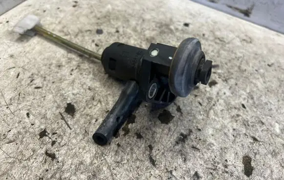 Audi A4 S4 B6 8E 8H Clutch slave cylinder 8E1721401