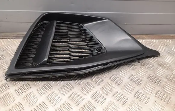 Audi Q8 Front bumper lower grill 4M8807682A