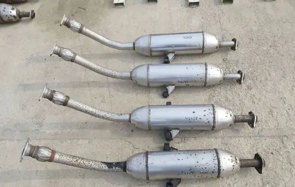 Toyota Avensis T270 Middle muffler/silencer X86 10X04