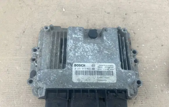 Suzuki Grand Vitara II Engine control unit/module 8200518648 0281015322 8200904029