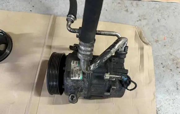 Opel Insignia A Air conditioning (A/C) compressor (pump) 13232307
