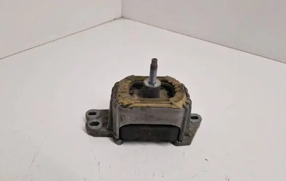 Peugeot 508 RXH Engine mount bracket 9670282280