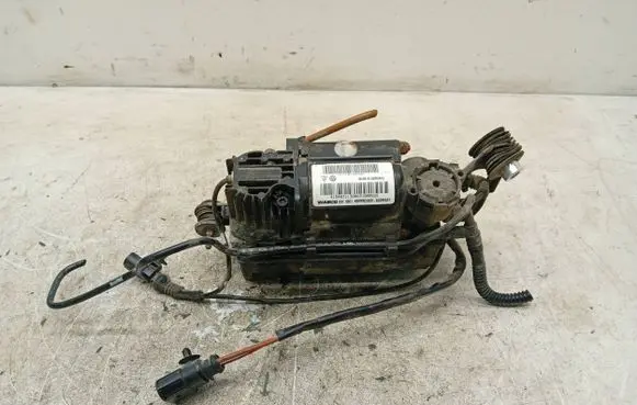 Porsche Cayenne (9PA) Air suspension compressor/pump 7L0616007 41554031300 0010651