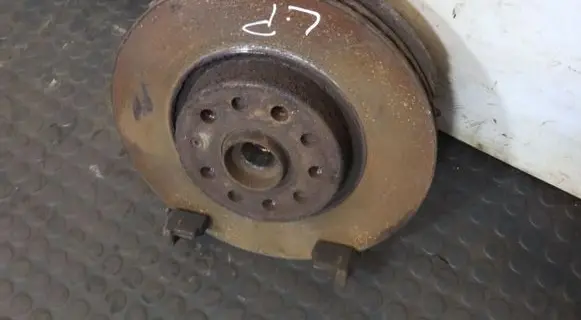 Volkswagen Caddy Front wheel hub spindle knuckle