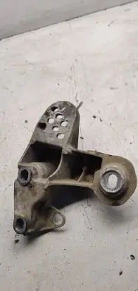 Audi A4 S4 B7 8E 8H Engine mounting bracket 8e0199351