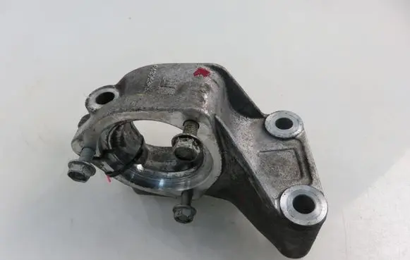 Opel Insignia A Front differential mounting bracket 643953655 13228250
