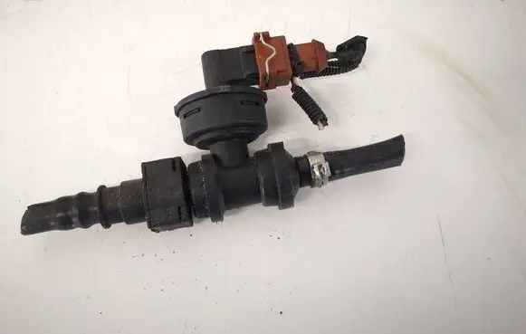 Volvo V70 Engine coolant pipe/hose 