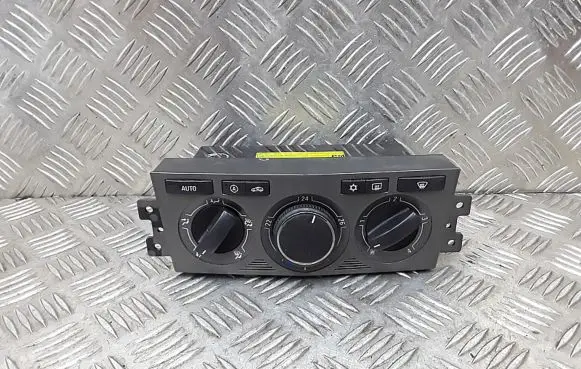 Opel Antara Climate control unit 96873526