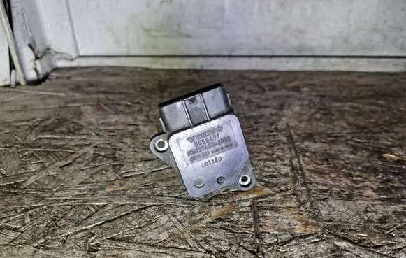Volvo S40 Mass air flow meter 8658471