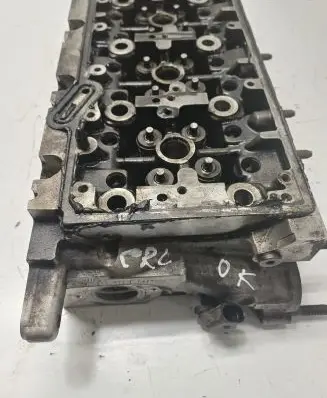 Volkswagen PASSAT B8 Engine head 04L103373E