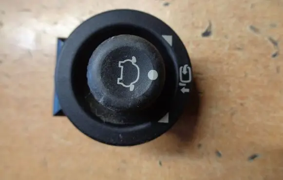 Ford Ka Wing mirror switch CA6T17B676BA