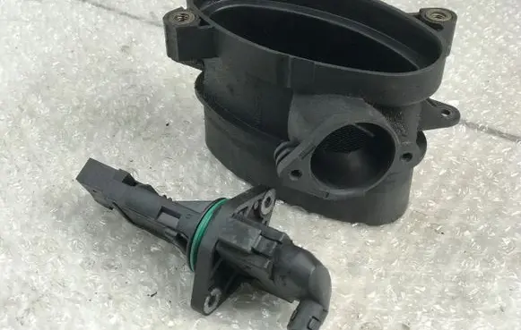 BMW 5 E39 Mass air flow meter 0928400314 2247002 7787076