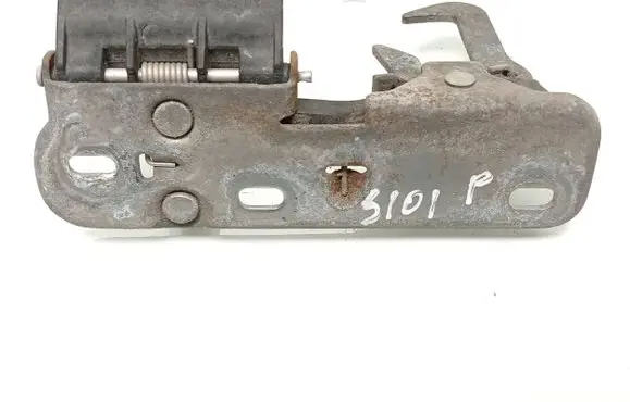 Volkswagen Golf V Engine bonnet/hood lock/latch loop/hook 1K0823480