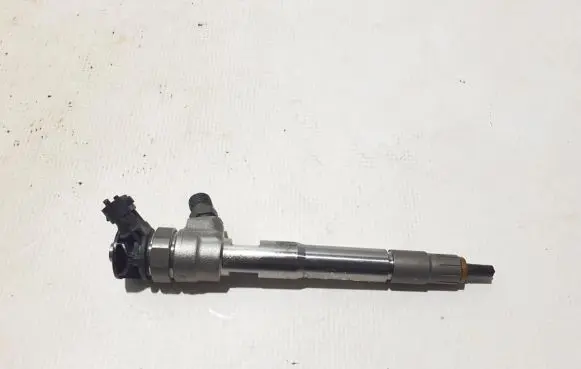 Renault Trafic III (X82) Fuel injector 0445110939