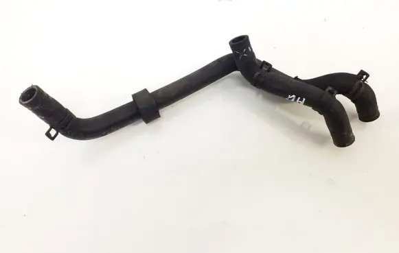 Volkswagen PASSAT B5.5 Engine coolant pipe/hose