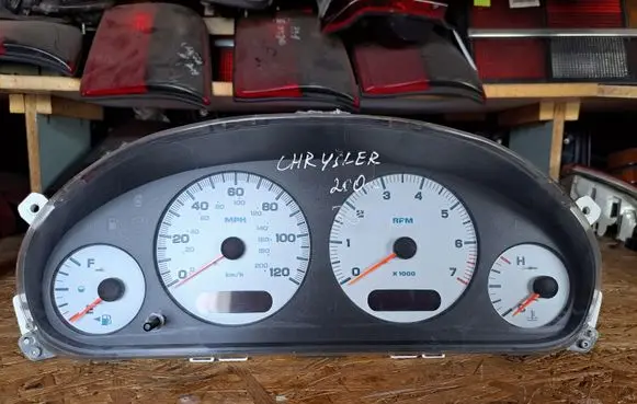 Chrysler Town & Country IV Speedometer (instrument cluster) 748AI07910 P04685748AI P04685748AIG