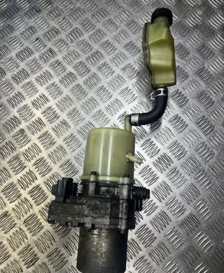 Mazda 3 I Power steering pump PA66GF20 046110670