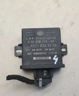 Mercedes-Benz E W211 Light module LCM A2118203226