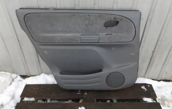 Suzuki Grand Vitara I Rear door card panel trim
