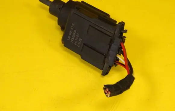 Volkswagen Lupo Brake pedal sensor switch 1J0945511C