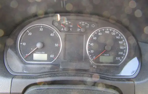 Volkswagen Polo IV 9N3 Speedometer (instrument cluster) 
