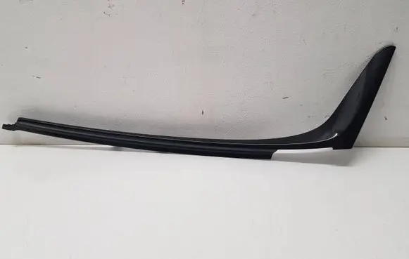 Dashboard glove box trim