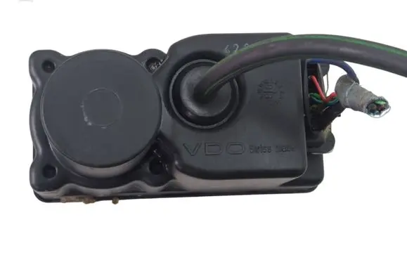 Audi 100 200 5000 C3 Central locking vacuum pump 443862257E