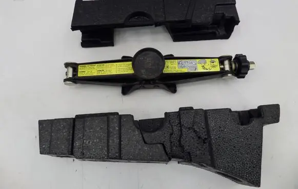 Mercedes-Benz Vaneo W414 Lift Jack A4145830015