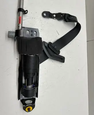 Volvo V50 Front seatbelt 31320495