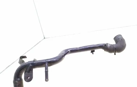 Volkswagen PASSAT B5.5 Engine coolant pipe/hose 038121071S