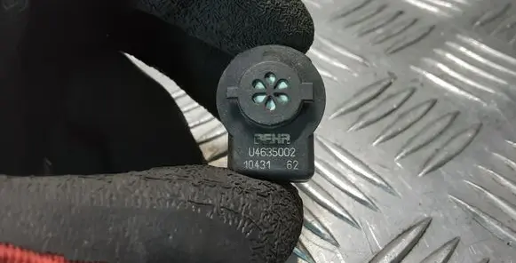 Renault Latitude (L70) Air quality sensor U4635002