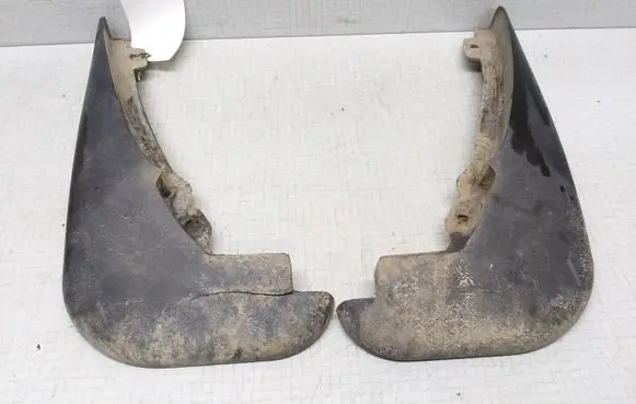 Ford Mondeo Mk III Front mudguard 