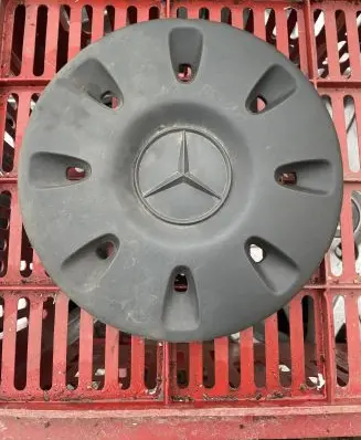 Mercedes-Benz Vito Viano W639 Original wheel cap A6394010825