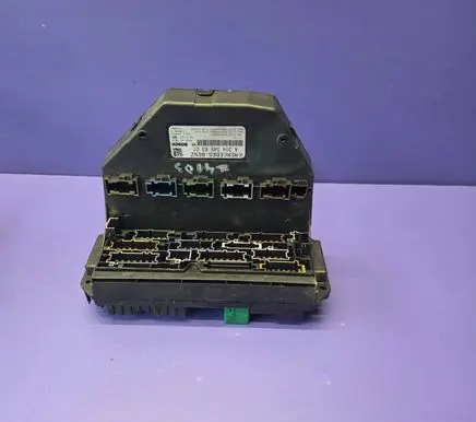 Mercedes-Benz C W204 SAM control unit A2045456301 2045456301