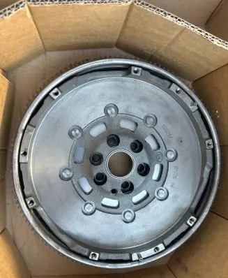 Volkswagen Touran II Dual mass flywheel 415057410 602210217