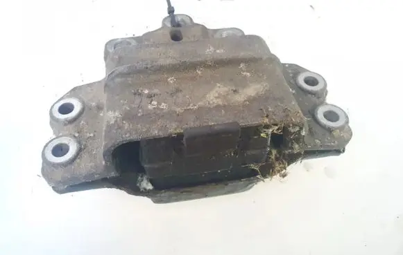 Skoda Octavia Mk2 (1Z) Engine mount bracket 1k0199555