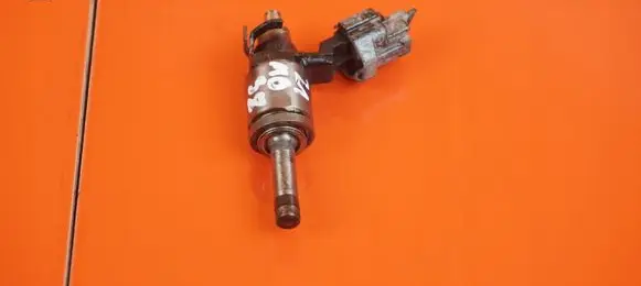 Nissan Juke I F15 Fuel injector 8201438013 21MB38