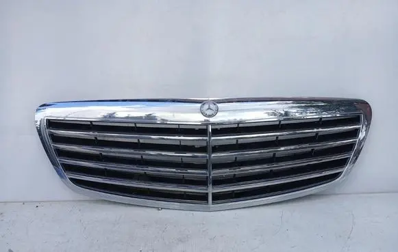Mercedes-Benz S W221 Front bumper upper radiator grill 2218800083